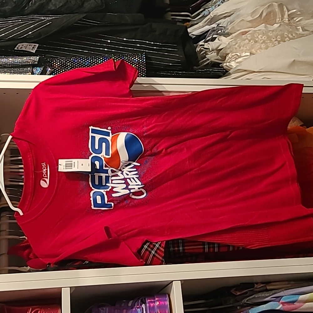 Hot topic graphic tee